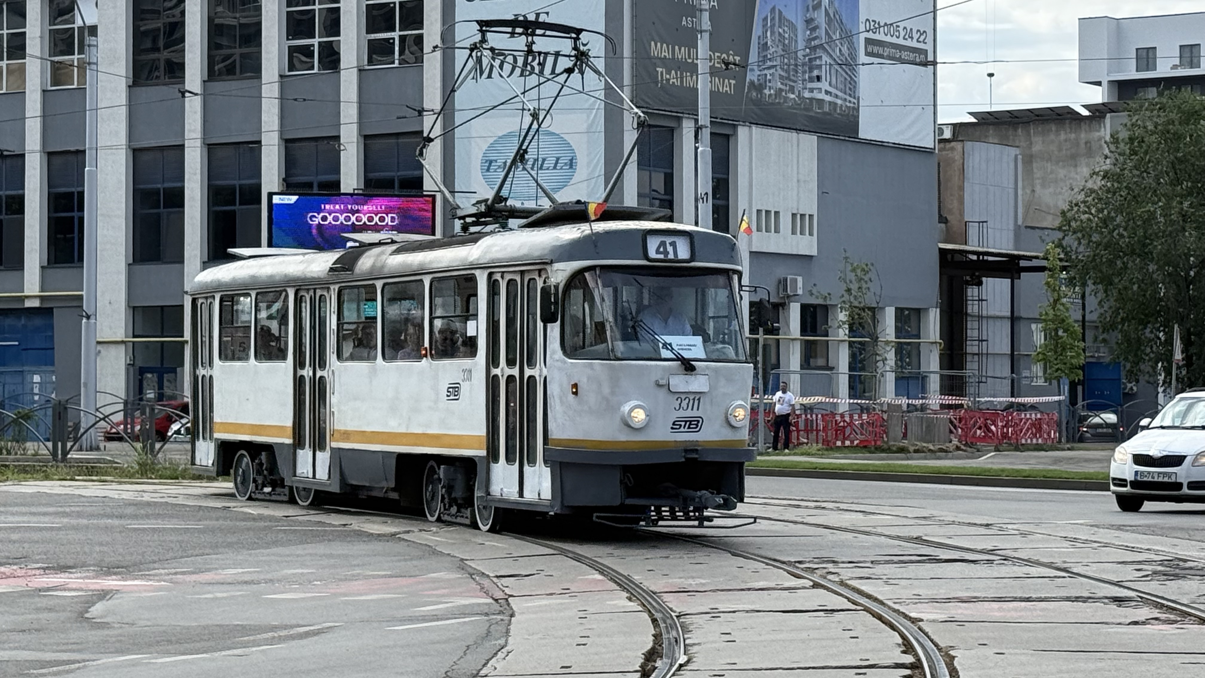 Am mers cu tramvaiul Tatra în drumul spre depou. După 53 de ani, garniturile își iau rămas-bun de la București