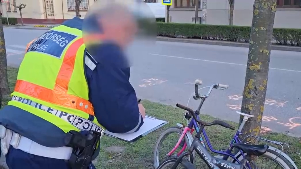 Elvakította a nap, elütött két gyereket a zebrán egy férfi Jánoshalmán – videó