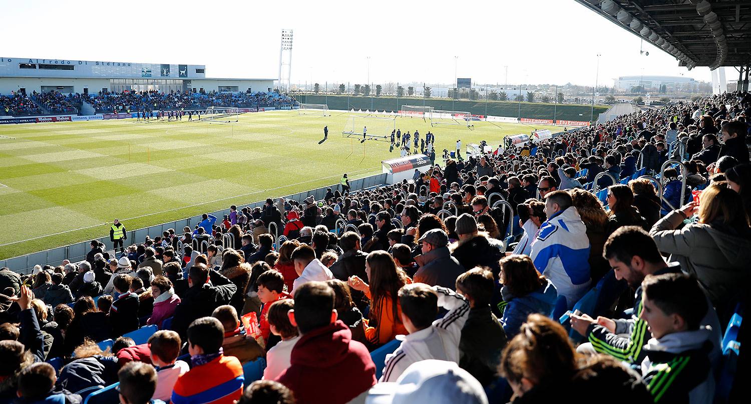 Peste 5.000 de fani au asistat la ultimul antrenament cu public efectuat de Real Madrid în anul 2016 / GALERIE FOTO