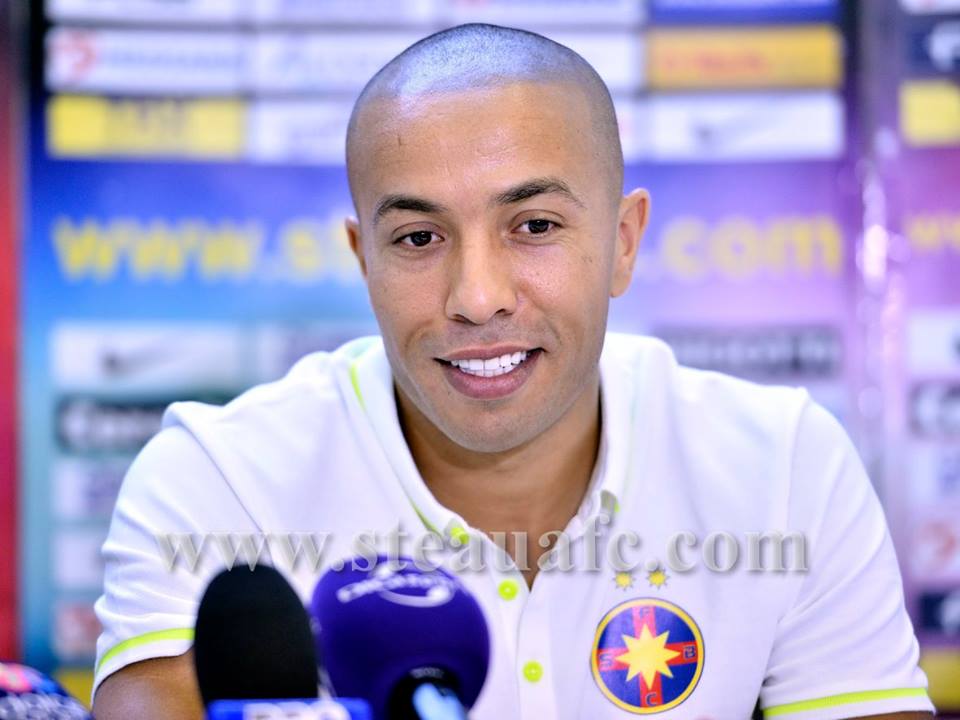 Steaua l-a prezentat oficial pe marocanul Houssine Kharja. Mirel Rădoi: "Să nu se aştepte ca Houssine să decidă singur meciurile" / GALERIE FOTO