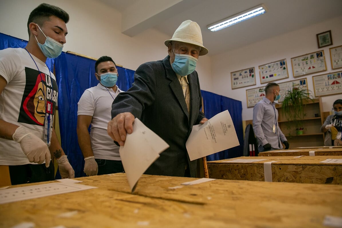 Alegeri locale 2020. Ziua votului în 50 de imagini