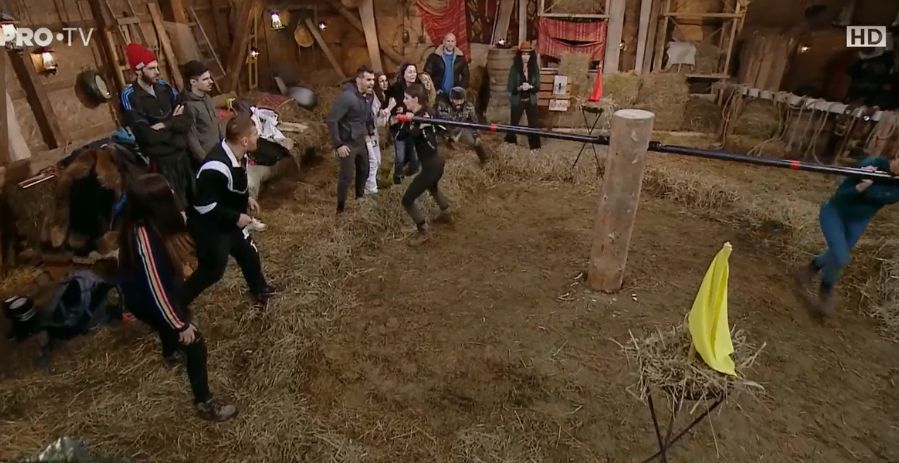 Duel intens între fete. Ioana Filimon a părăsit Ferma cu ochii în lacrimi | FOTO
