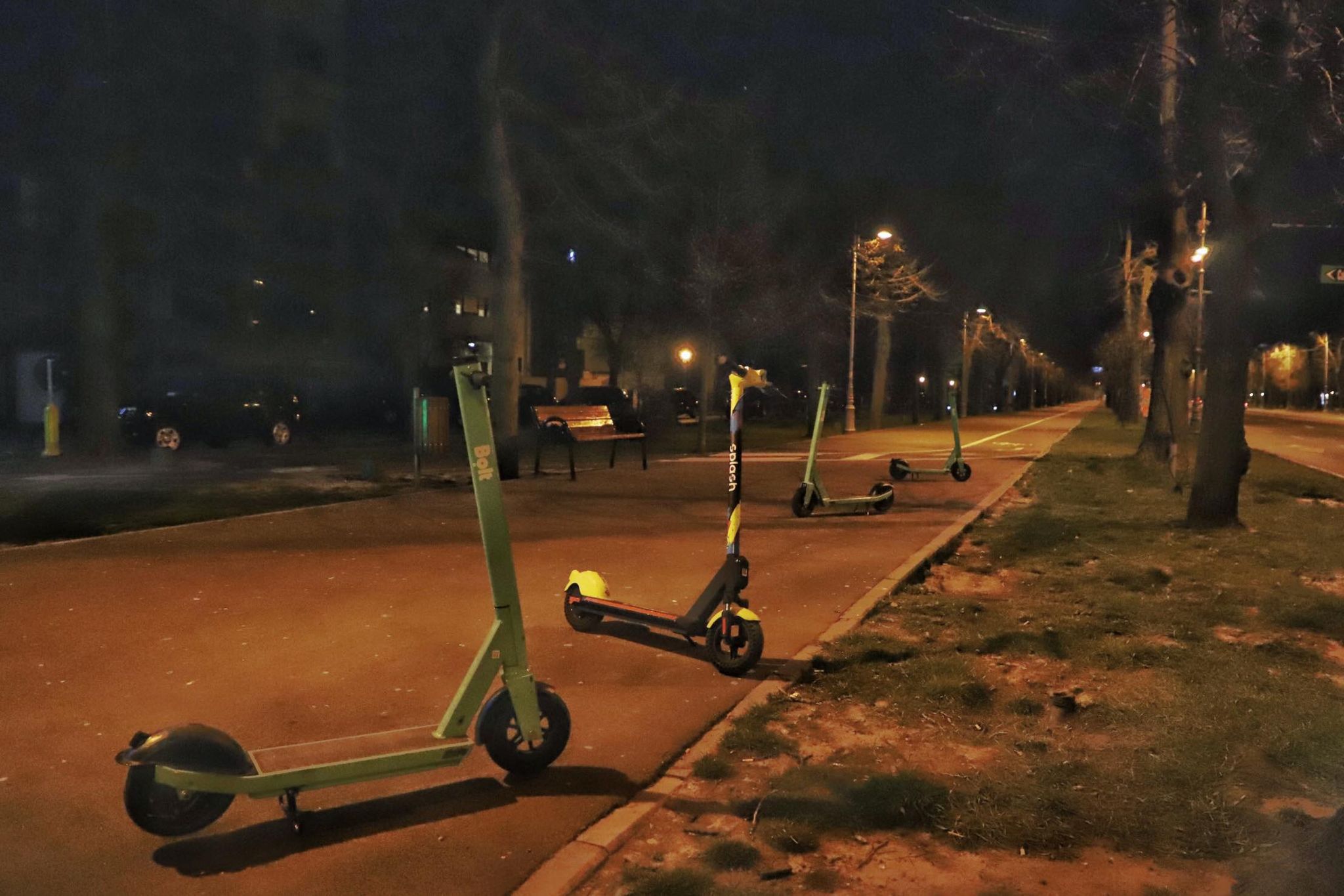 Zeci de filtre în București, în prima zi cu noile restricții. Circulația, restrânsă de la ora 20.00, în weekend