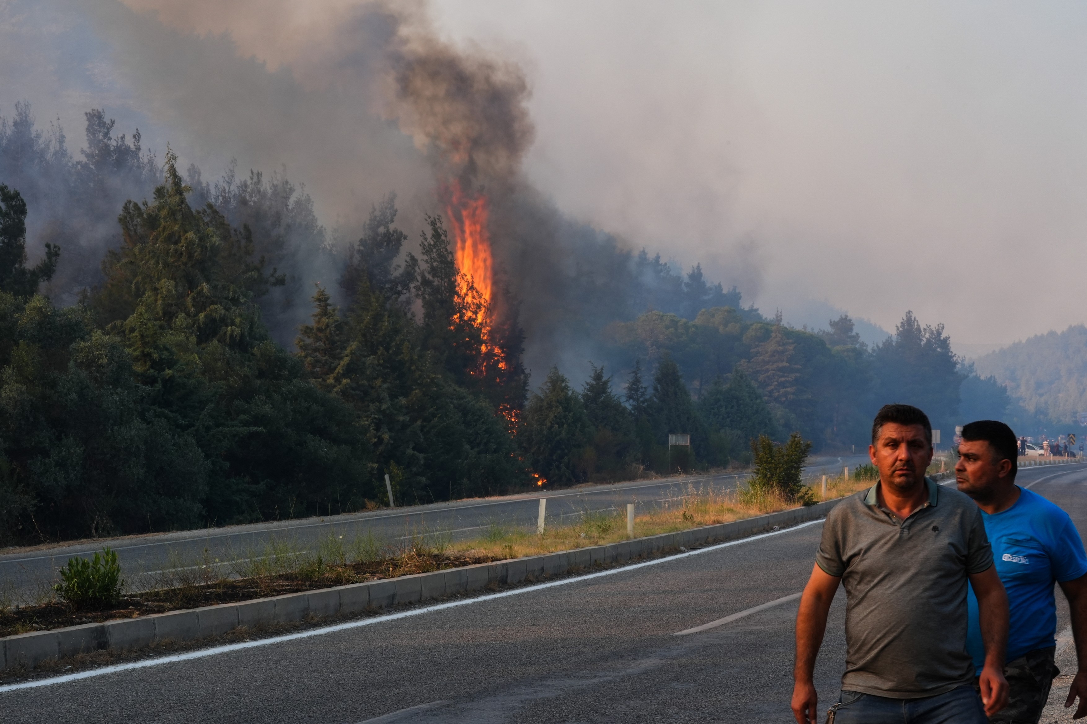 Incendiu de vegetație în apropiere de stațiunea Kușadasi, unde se află și turiști români. Avertismentul MAE