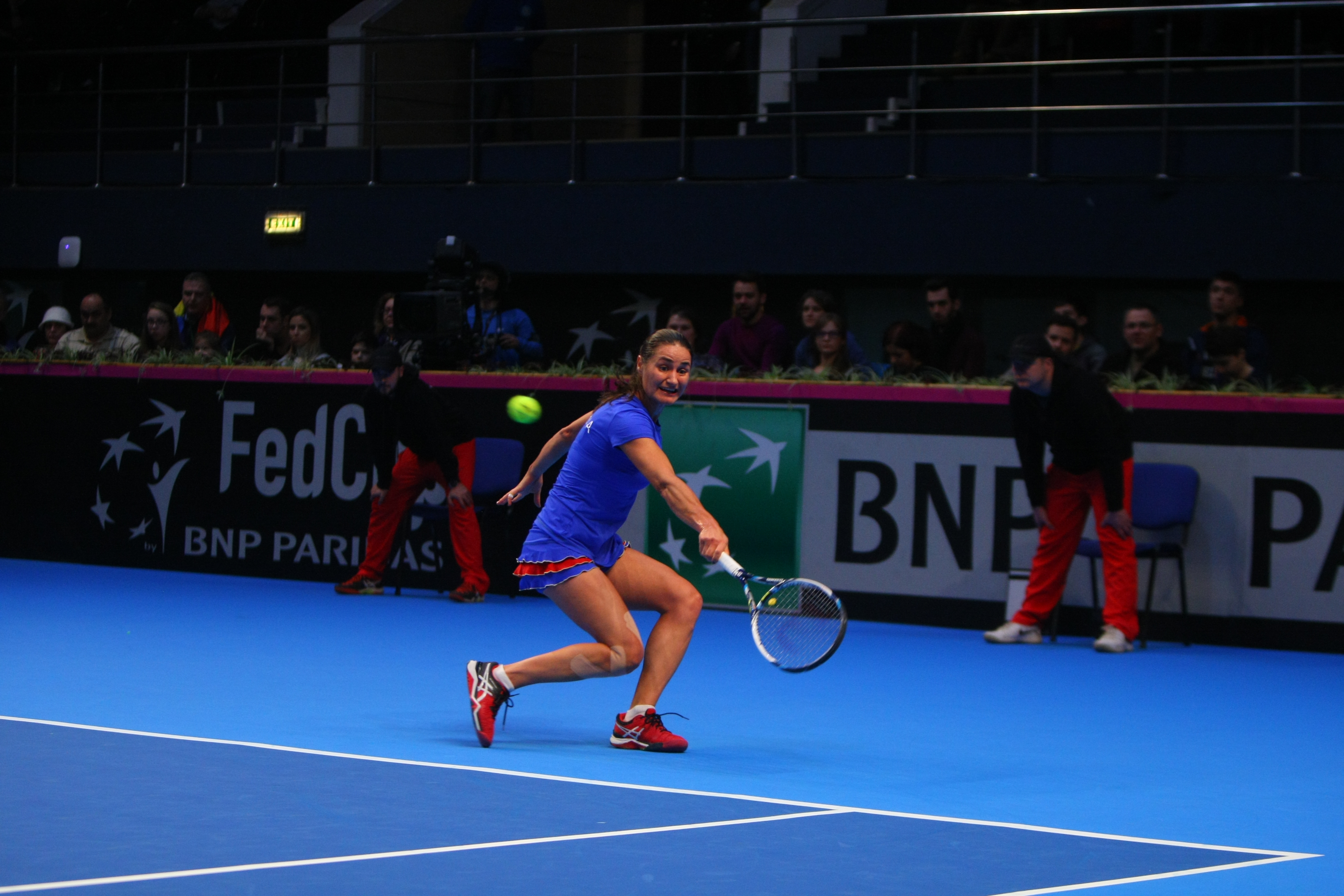 România a fost învinsă de Belgia, în primul tur al Grupei Mondiale II din Fed Cup. Irina Begu a jucat la simplu, dar a pierdut în setul decisiv. Reacții  | FOTO & VIDEO