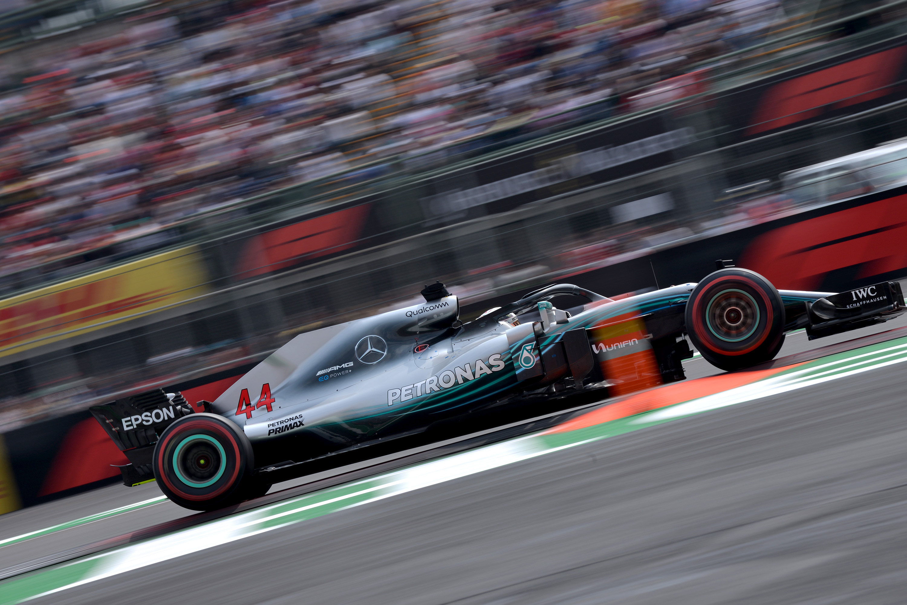 Lewis Hamilton, campion mondial de Formula 1 pentru a cincea oară: ”Pare ireal”. Verstappen a învins în Mexic