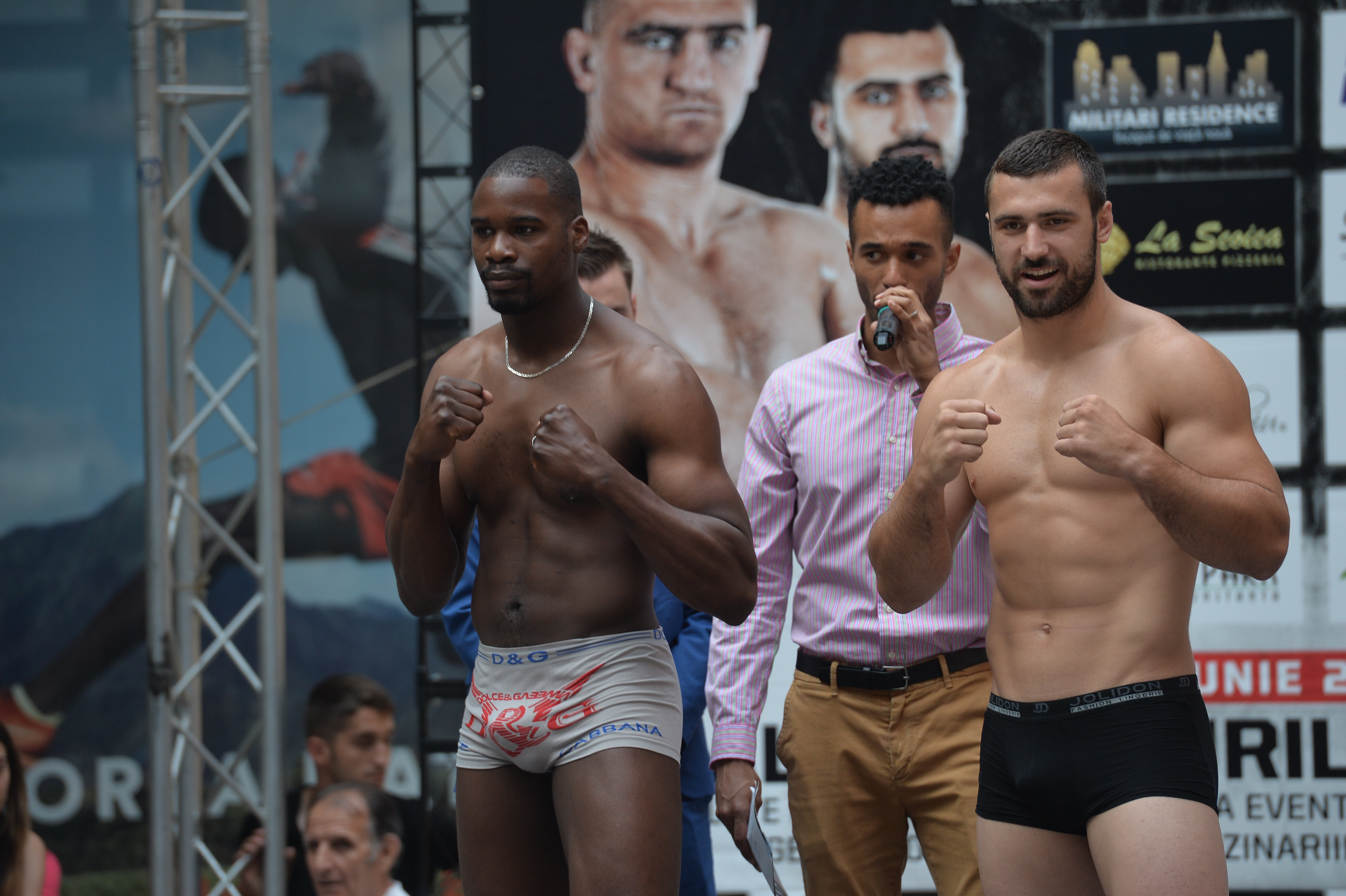 Luptătorii de la Superkombat Constanța au trecut cu bine de proba cântarului / GALERIE FOTO