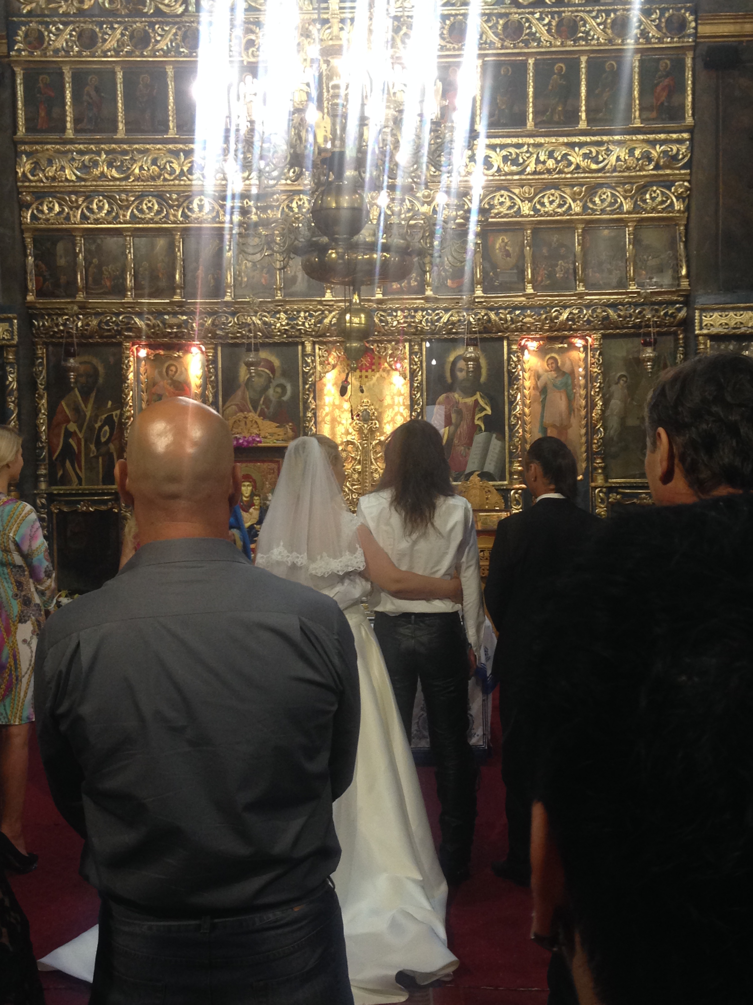 FOTO EXCLUSIV/ Așa nuntă nu a existat! Kempes, cel mai iubit solist rock, la altar în pantaloni de piele