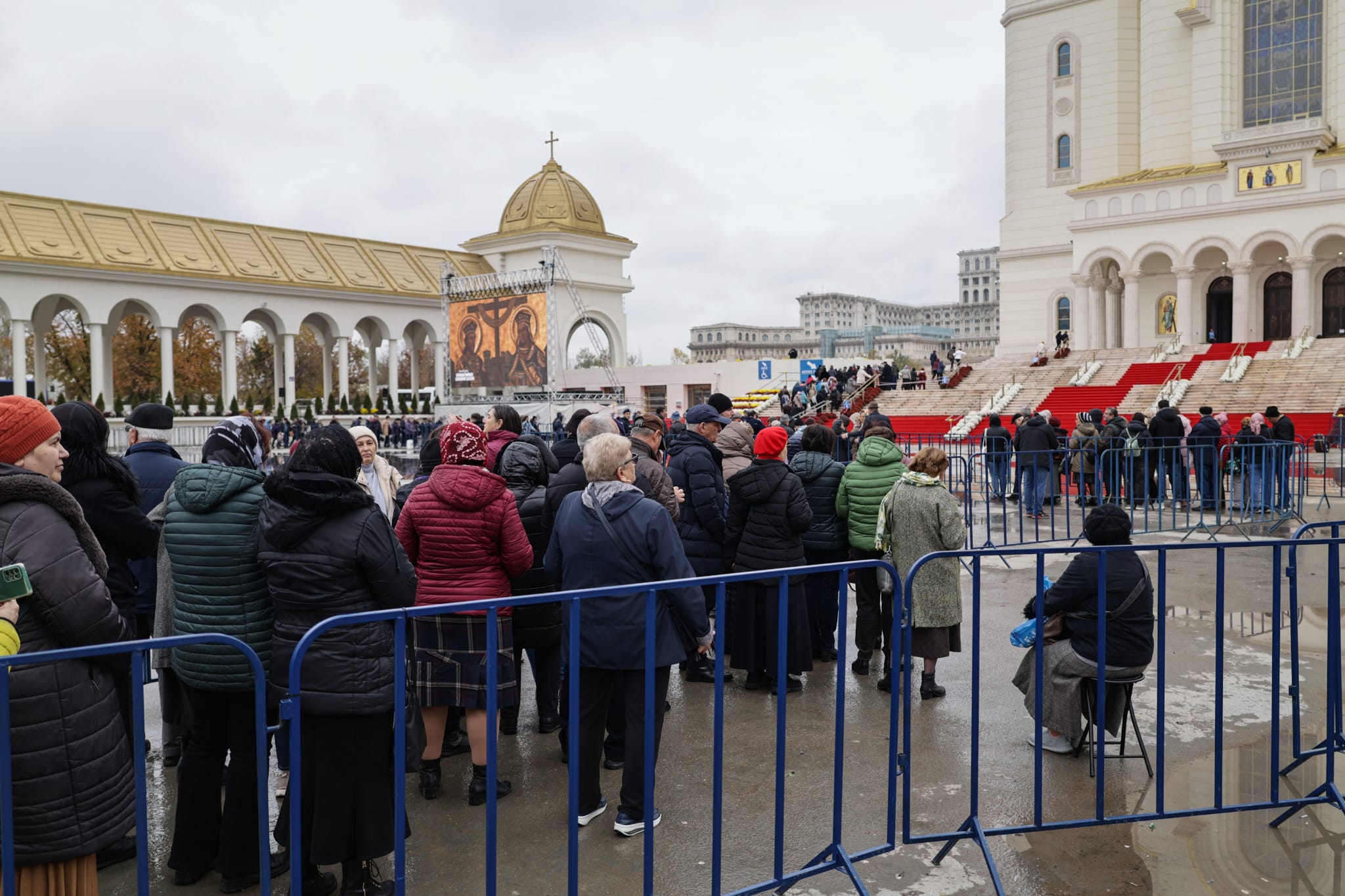 Numărul impresionant de oameni care au vizitat Catedrala Mântuirii Neamului în 10 zile de la inaugurare și programul de vizitare în noiembrie și decembrie