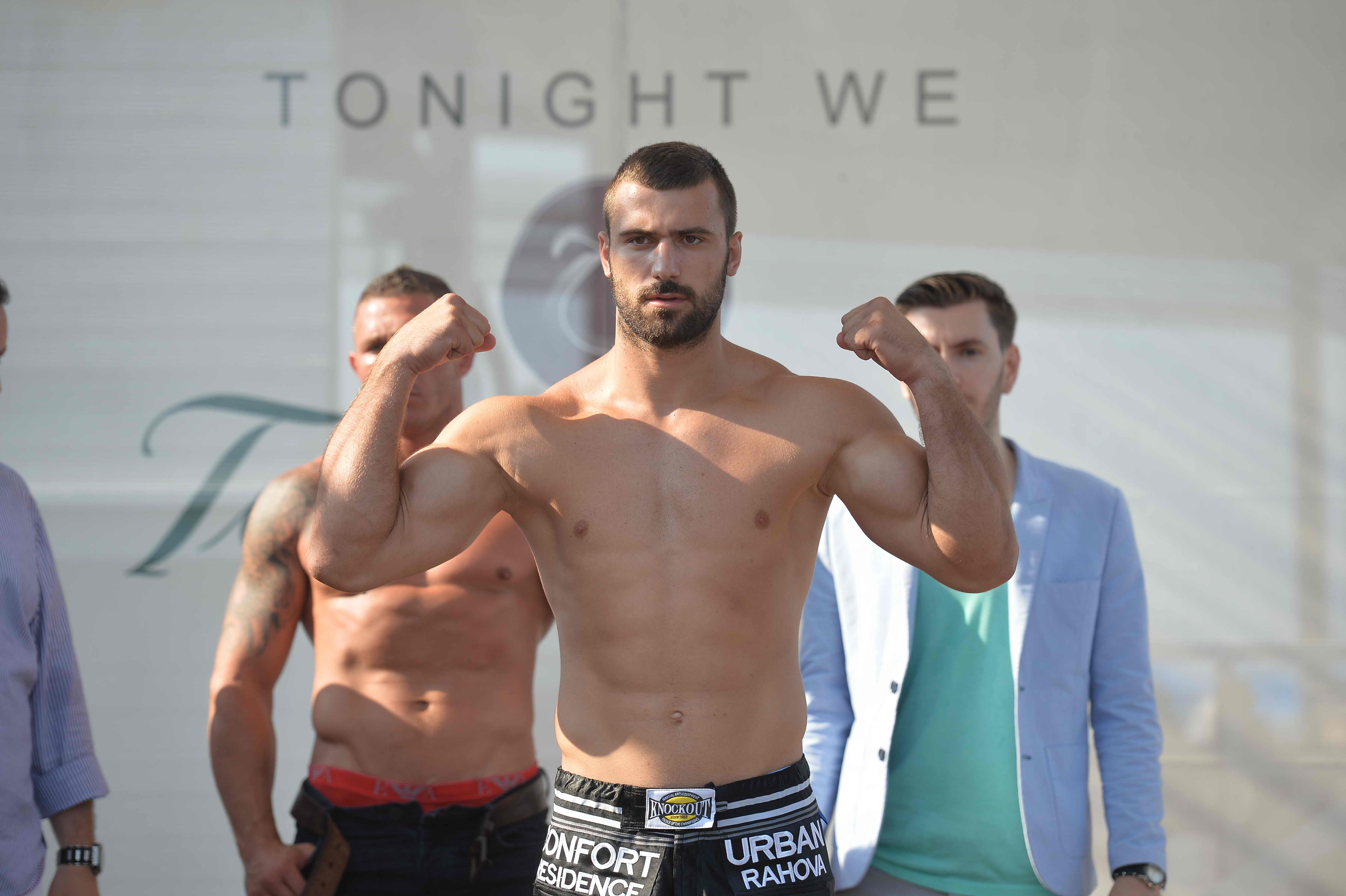Luptătorii de la Superkombat Mamaia au trecut cu bine de proba cântarului / GALERIE FOTO