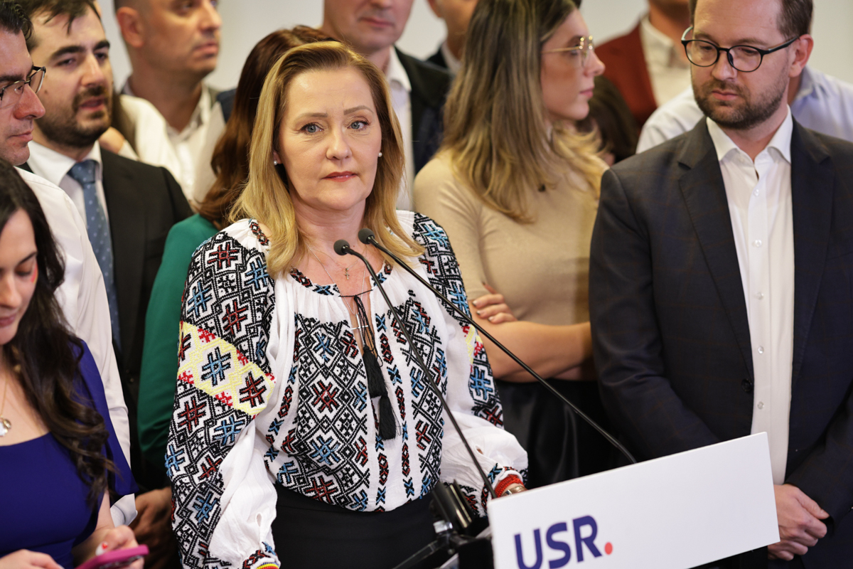 Elena Lasconi a vorbit despre frică în seara vorbelor mari și procentelor mici. Candidata USR, către jurnaliști: „Suntem într-un scenariu îngrozitor!”