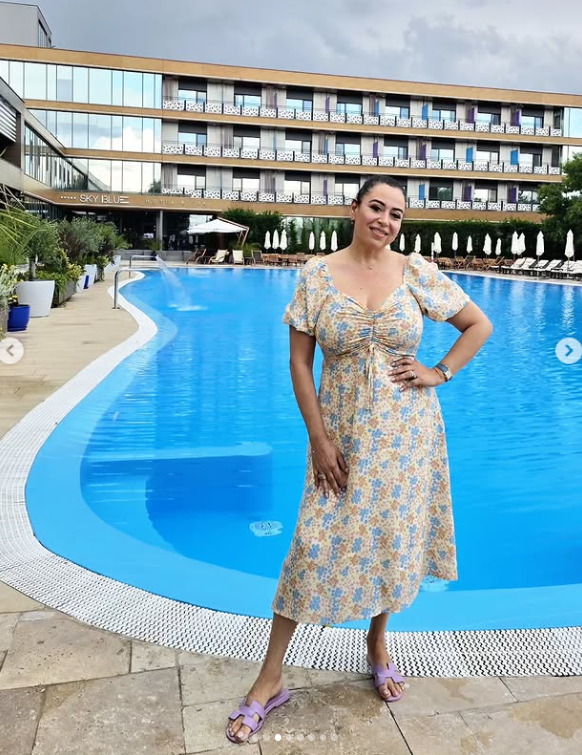 Cum arată Oana Roman în costum de baie, la plajă, după ce a slăbit 10 kilograme. „E o stare de grație, de împăcare și bucurie”
