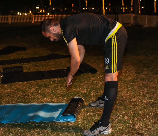 Victor Pițurcă scoate untul din fotbaliștii săi pe plaja din Dubai / GALERIE FOTO