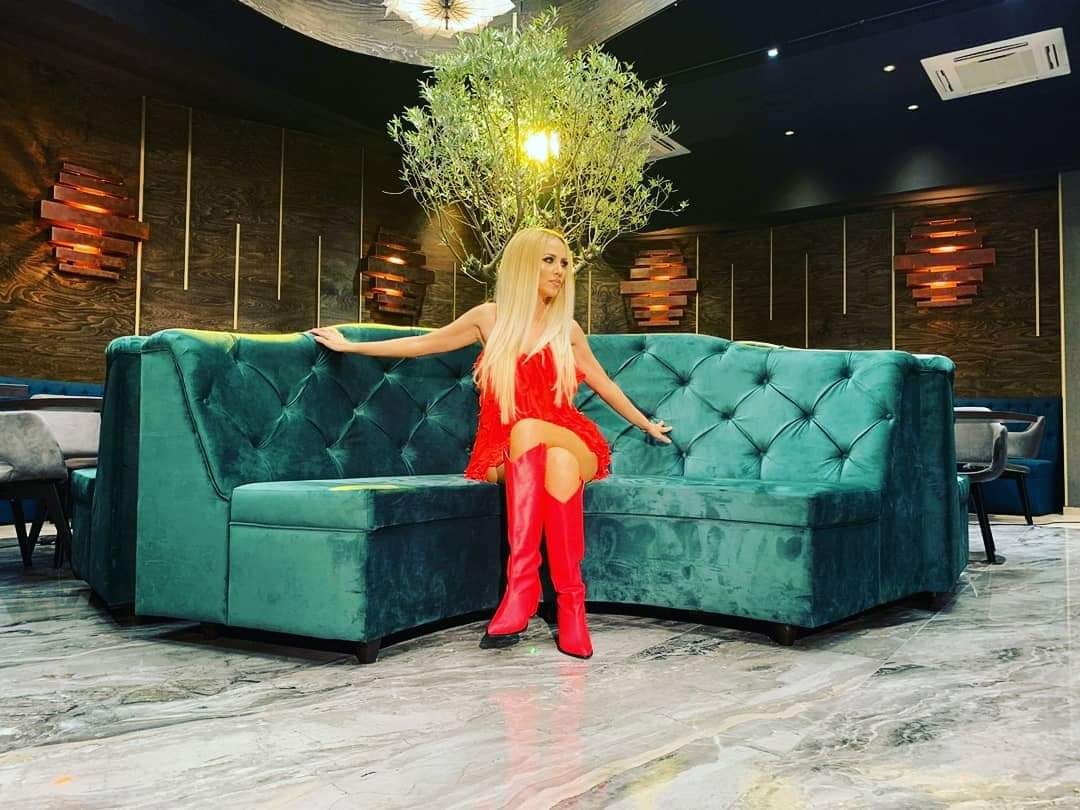 Anca Neacșu, componenta trupei A.S.I.A, a divorțat după trei ani de procese. Artista și turcul Serkan Yaman au fost căsătoriți 14 ani. „Totul s-a încheiat”
