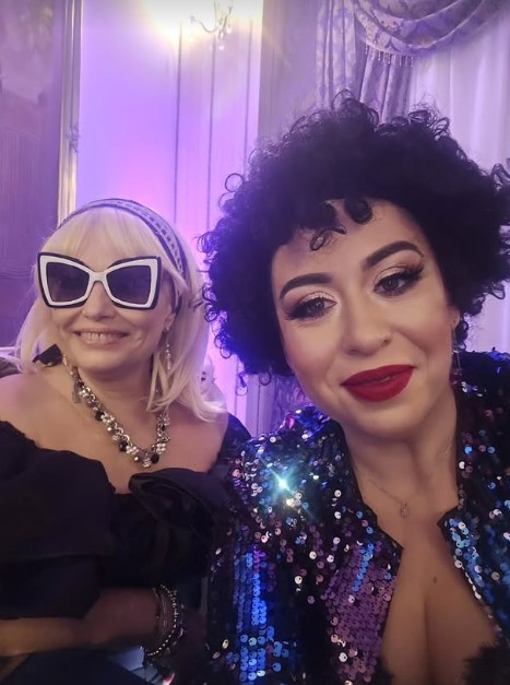 Oana Roman, schimbare radicală de look. Cum a apărut vedeta la o petrecere: „Am ales spiritul ABBA”