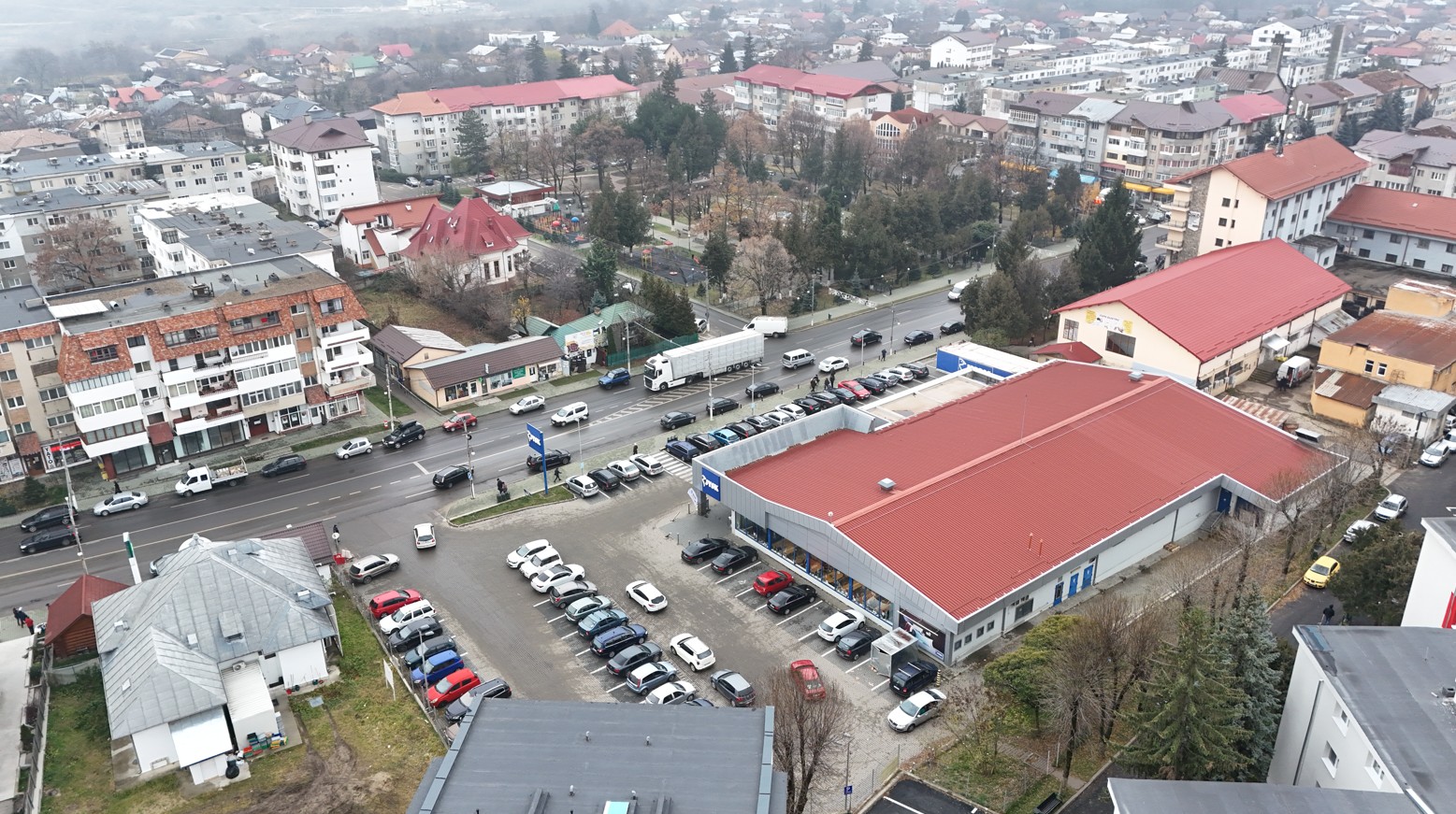 Câți bani cheltuiesc românii când merg la cumpărături în mall sau în parcurile de retail: „Comportamentul de consum a devenit mai selectiv” | EXCLUSIV