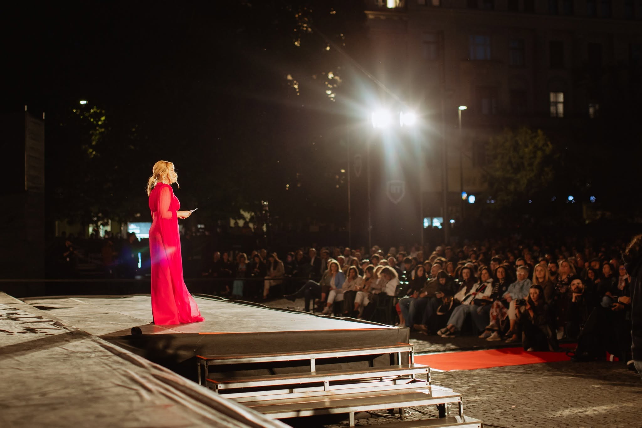 Vedete pe covorul roșu la TIFF 2026. Florin Piersic a sărutat-o pe frunte pe Nadia Comăneci în fața tuturor celor prezenți