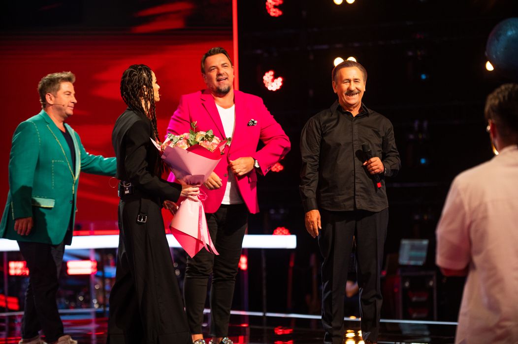 Theo Rose, în lacrimi la „Vocea României”. Cine și-a făcut apariția pe scena show-ului de la PRO TV: „M-am uitat la videoul ăsta de prea multe ori”
