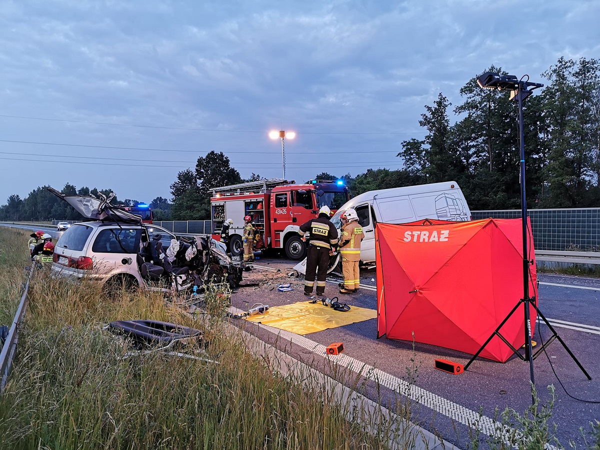 Trei români au murit într-un groaznic accident în Polonia. Încă unul e în spital, grav rănit