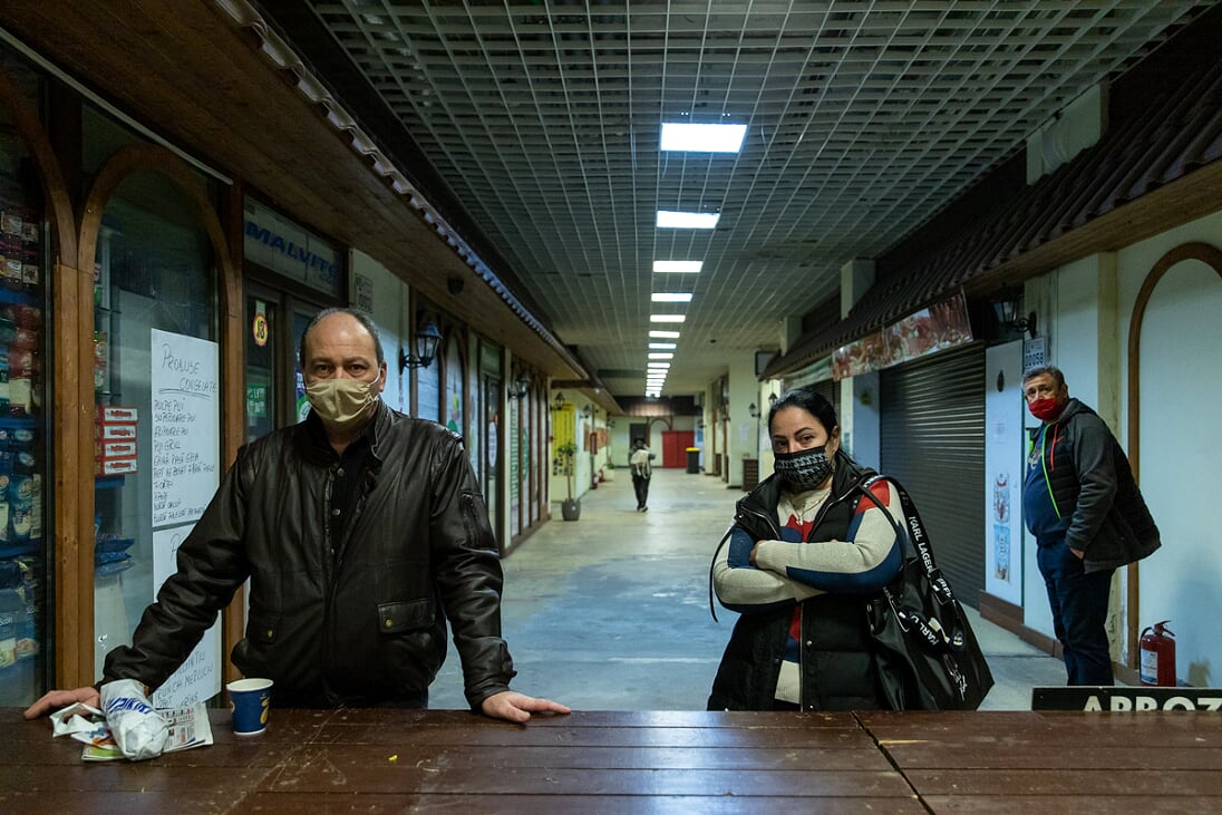 REPORTAJ. Supărarea comercianților dintr-o piață de la marginea Bucureștiului pe aglomerația de la Obor: “I-au văzut pe ei așa și ce au zis, hai să îi închidem pe toți”