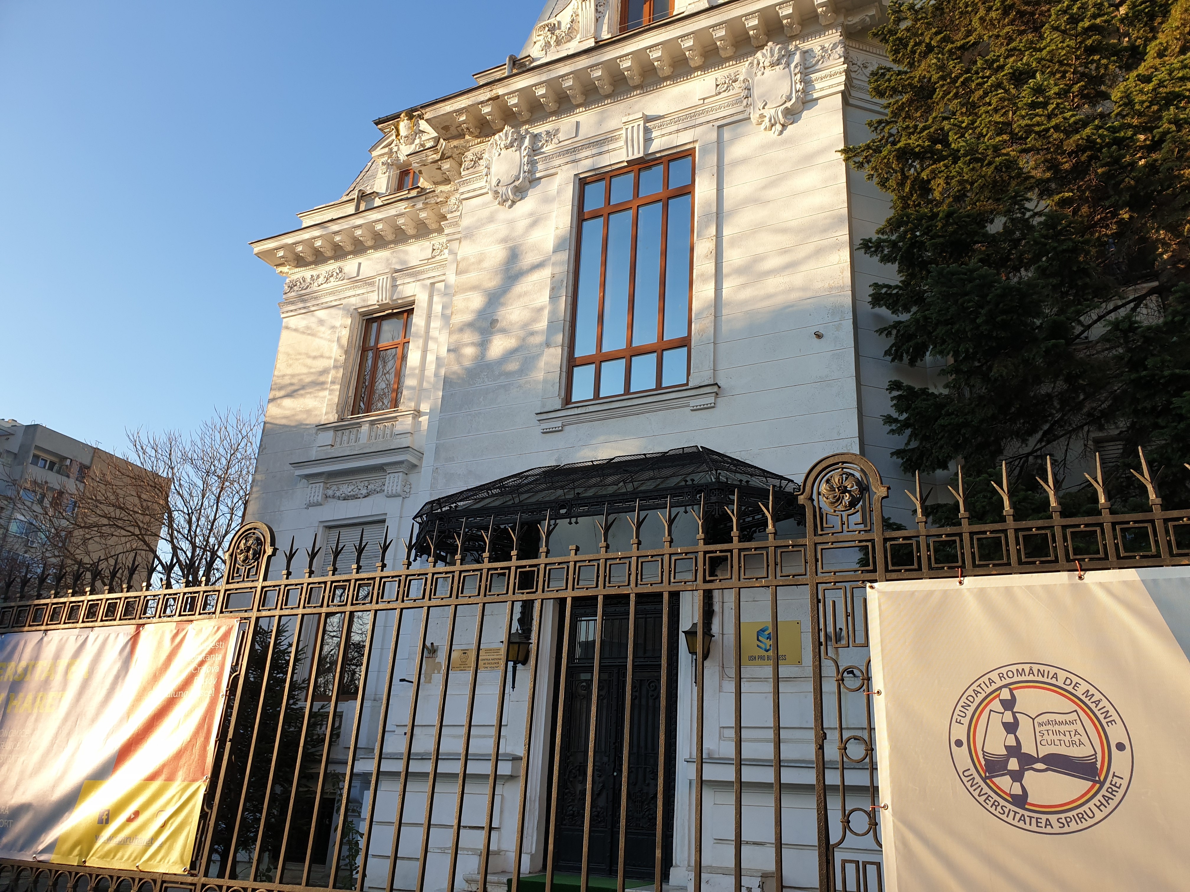 UPDATE | Percheziții la Universitatea Spiru Haret. DIICOT anchetează conducerea pentru promovarea studenților pe bani. Printre cei vizați, un demnitar