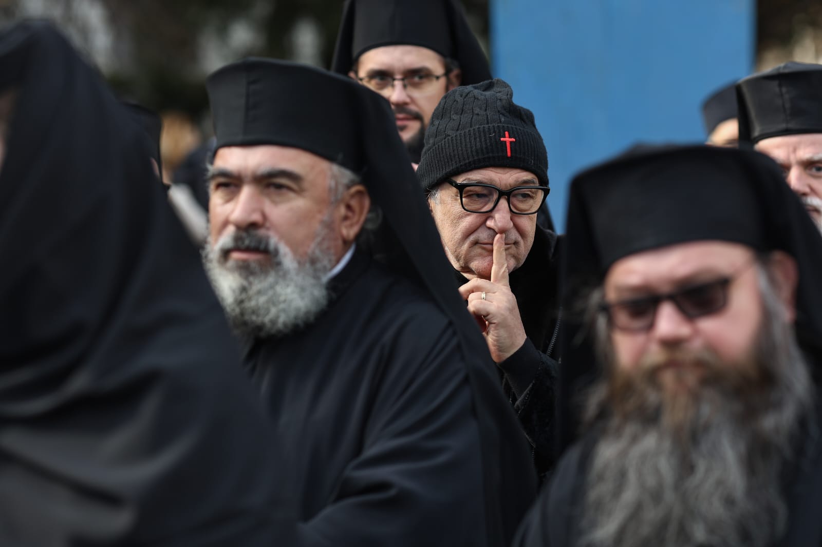 Procesiune religioasă în București, cu moaştele a cinci sfinți. Becali și Simion printre participanți. Programul sărbătorii Sfântului Dimitrie cel Nou