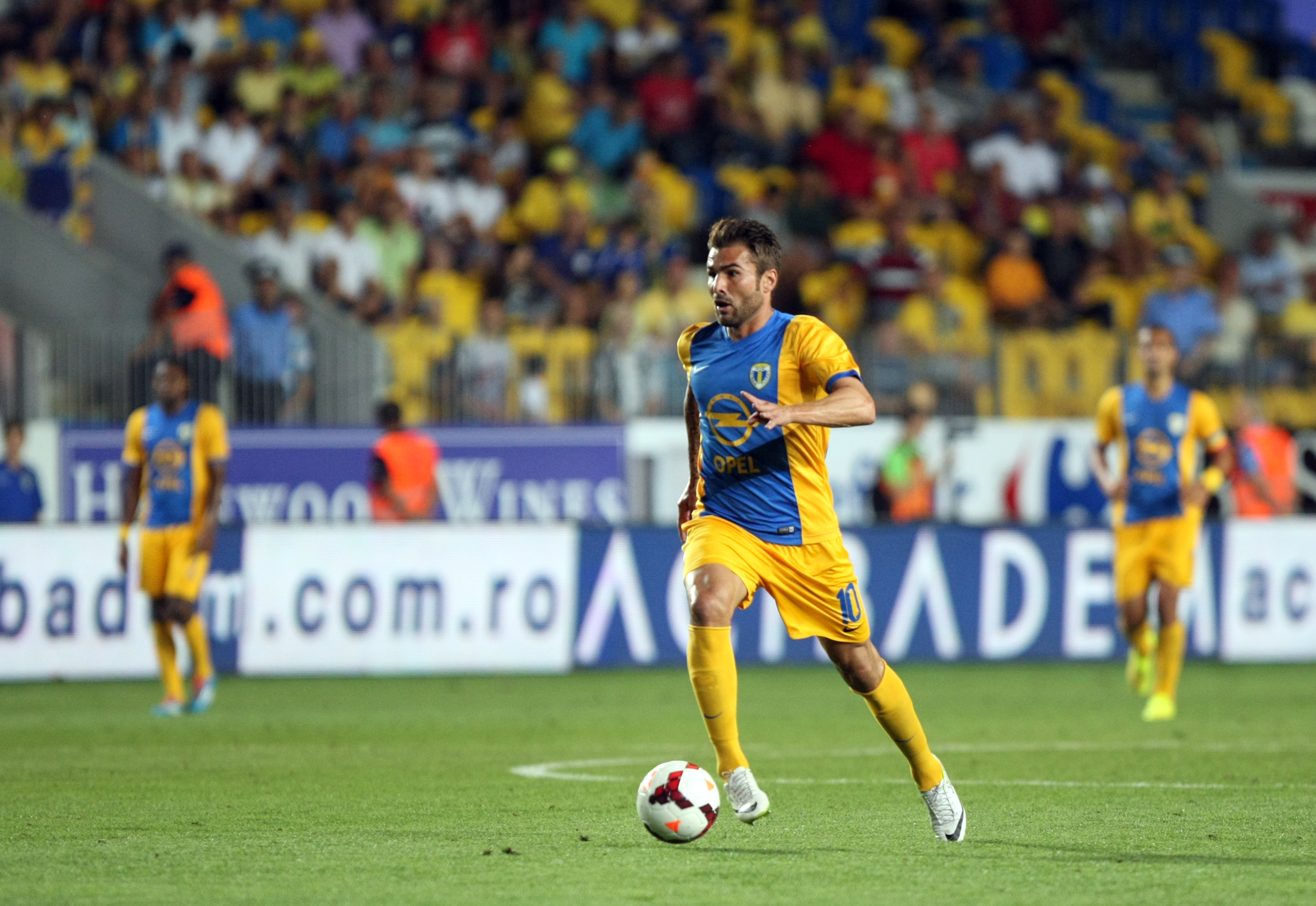 Dinamo vrea să-l repatrizeze pe Mutu! ^Din pușcărie, Borcea a transmis că-i va plăti contractul