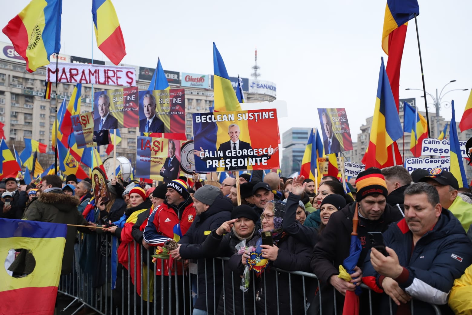 Străzi închise de poliție în ultima clipă în București, în timpul mitingului anunțat de AUR pe 1 martie