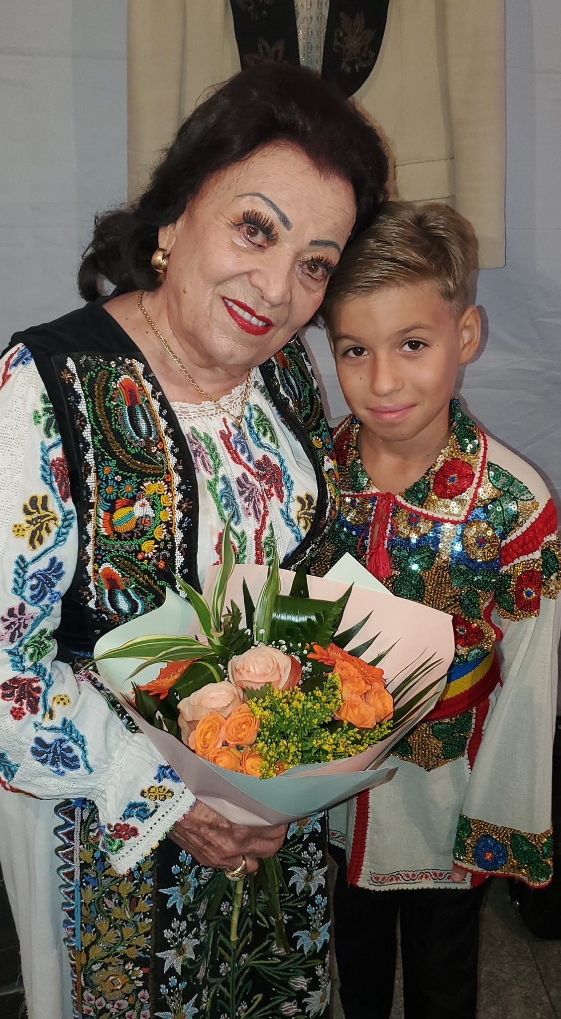 Imagini rare cu cei trei copii ai lui Ionuț Dolănescu. Ioana și Iancu duc tradiția familiei mai departe