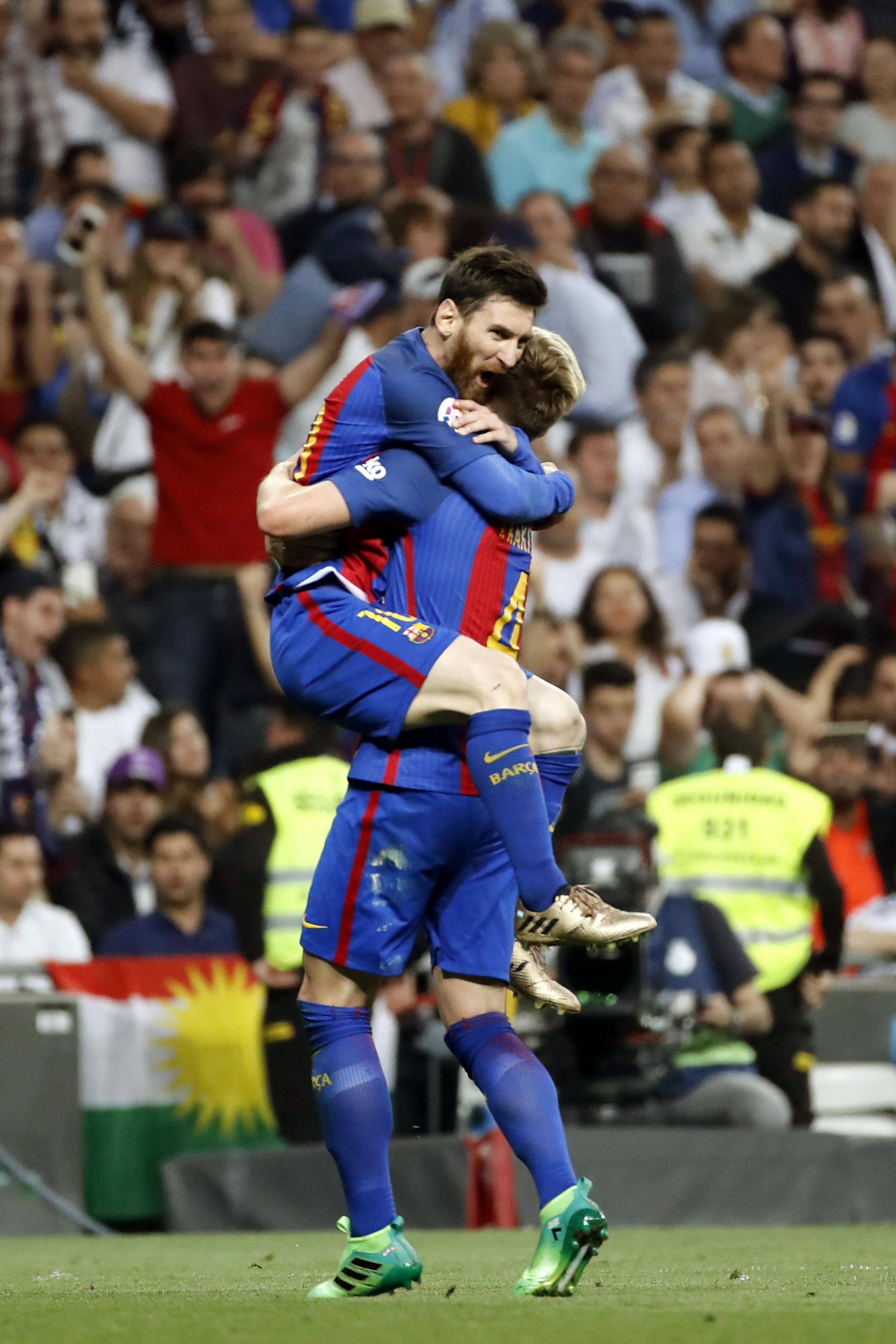 Real - Barcelona 2-3. Umplut de sânge, Messi a adus victoria ”extratereștrilor” la ultima fază și a marcat golul 500 pentru Barca / VIDEO