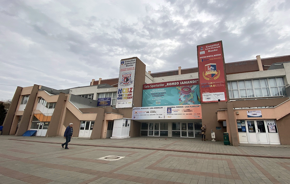Buzăul așteaptă Eurovisionul cu WC-uri turcești! Primăria a scos din bugetul local 200.000 de euro pentru concursul organizat de TVR, dar n-a investit un leu în sala unde se va desfășura show-ul