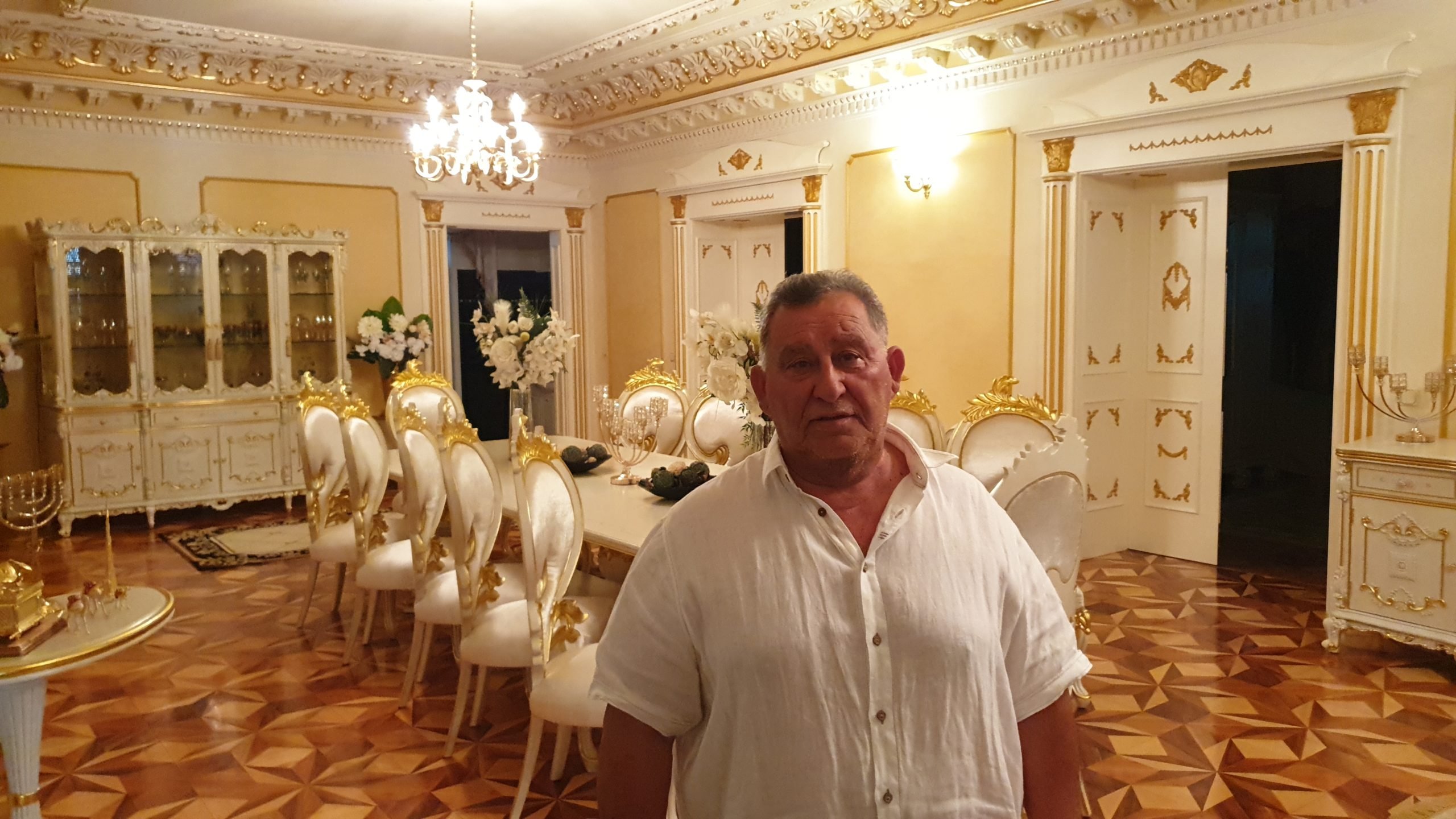 Primăria Timișoara a câștigat definitiv procesul pentru evacuarea palatului Loga 52. Imobilul „naționalizat” de Dominic Fritz trebuie eliberat de clanul Momiță