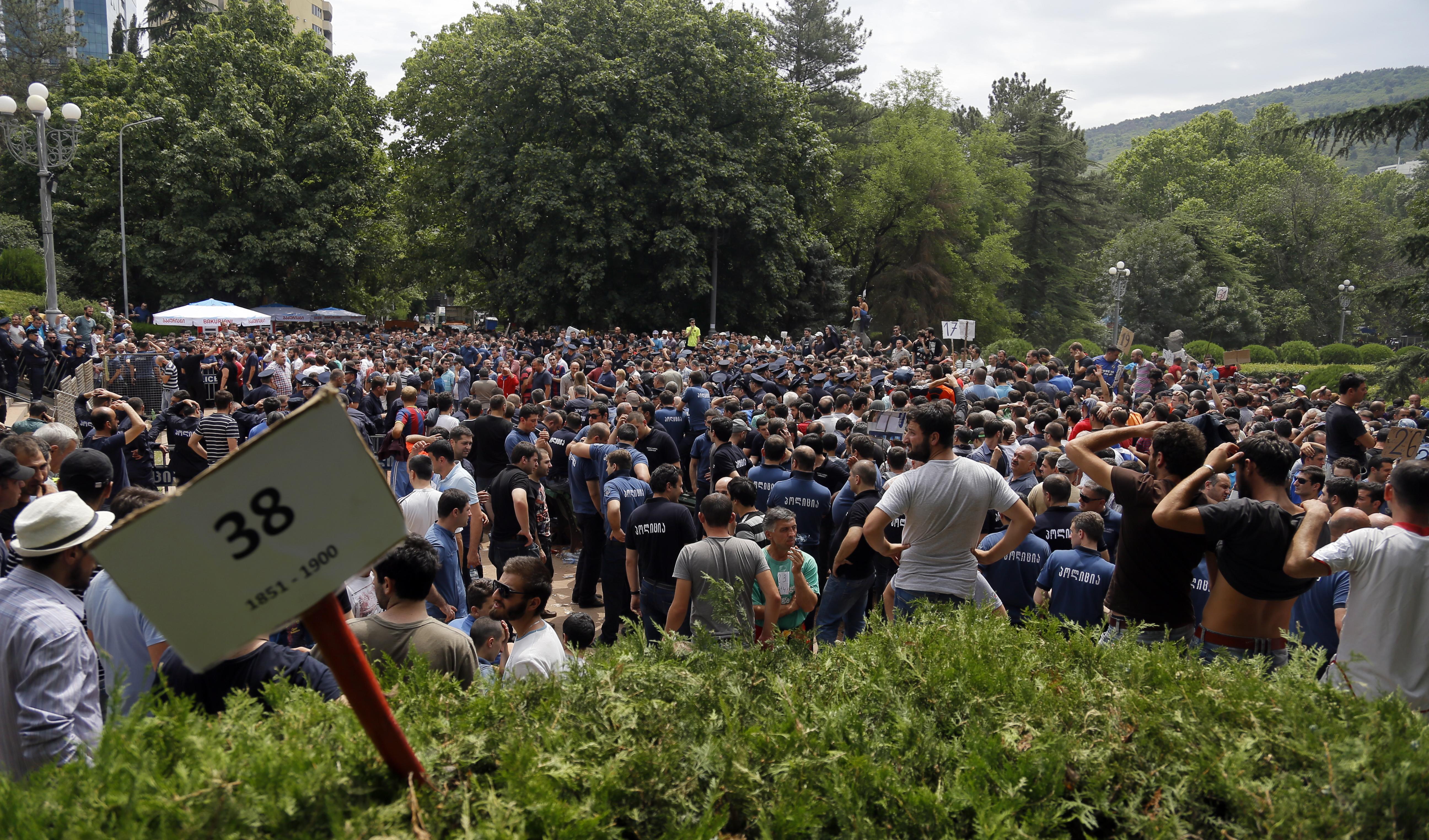 Georgienii s-au călcat în picioare să cumpere bilete la Supercupa Europei / FOTO&VIDEO