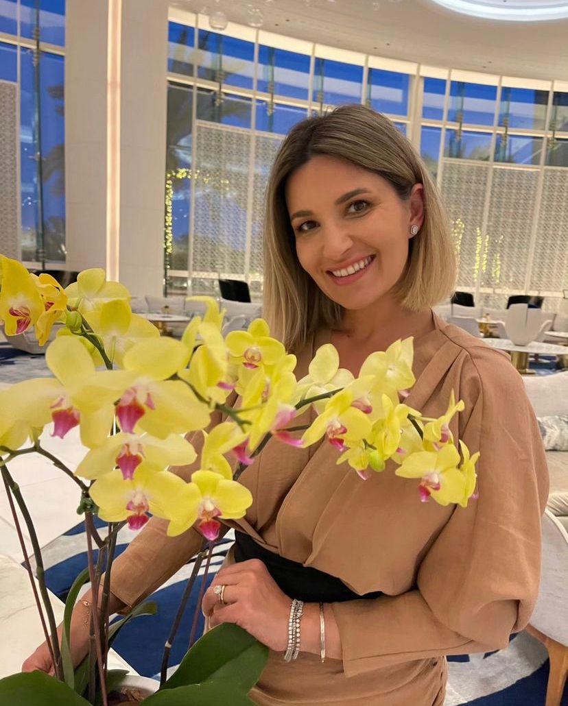 Ela Crăciun și-a aniversat ziua de naștere în deșert. „Ar fi o destinație în care aș putea să mă mut, pentru copii în primul rând”