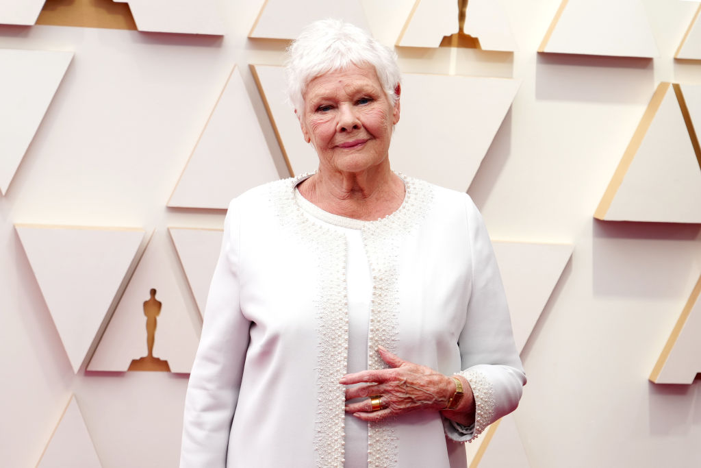 Judi Dench kivételes szépségével kitűnt a tömegből