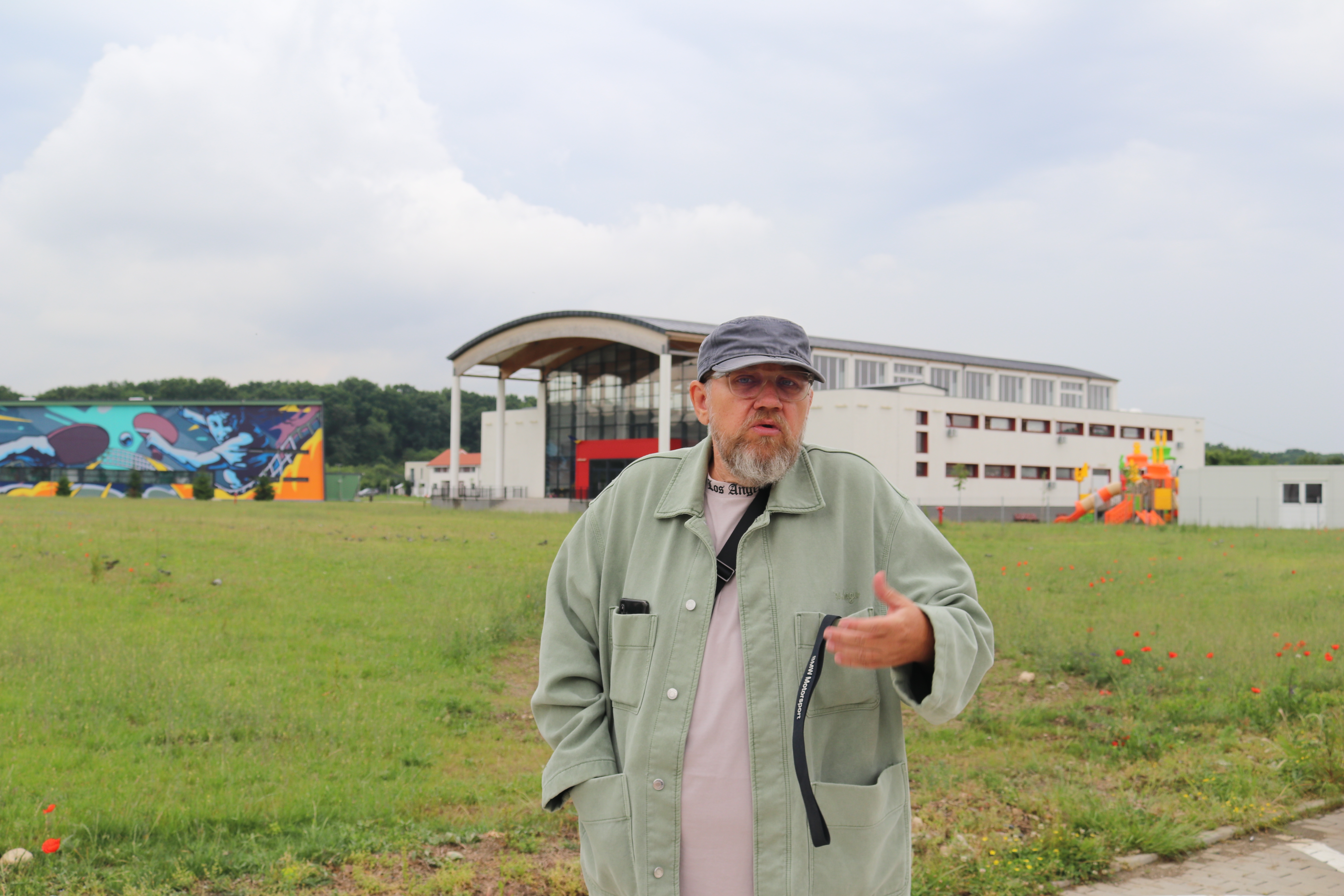 Regizorul Florin Iepan, despre neajunsurile politicii locale dintr-o comună aflată lângă Timișoara: „Îți trosnesc un cartier de blocuri lângă casă și s-a dus visul tău”