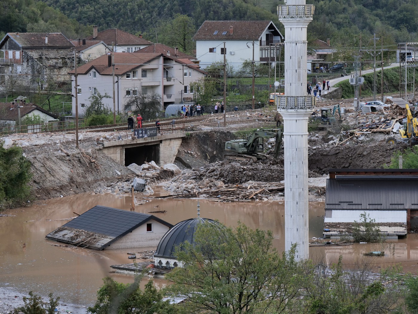 Ciclonul Cassandra a adus inundații devastatoare și a făcut 16 morți, în Bosnia