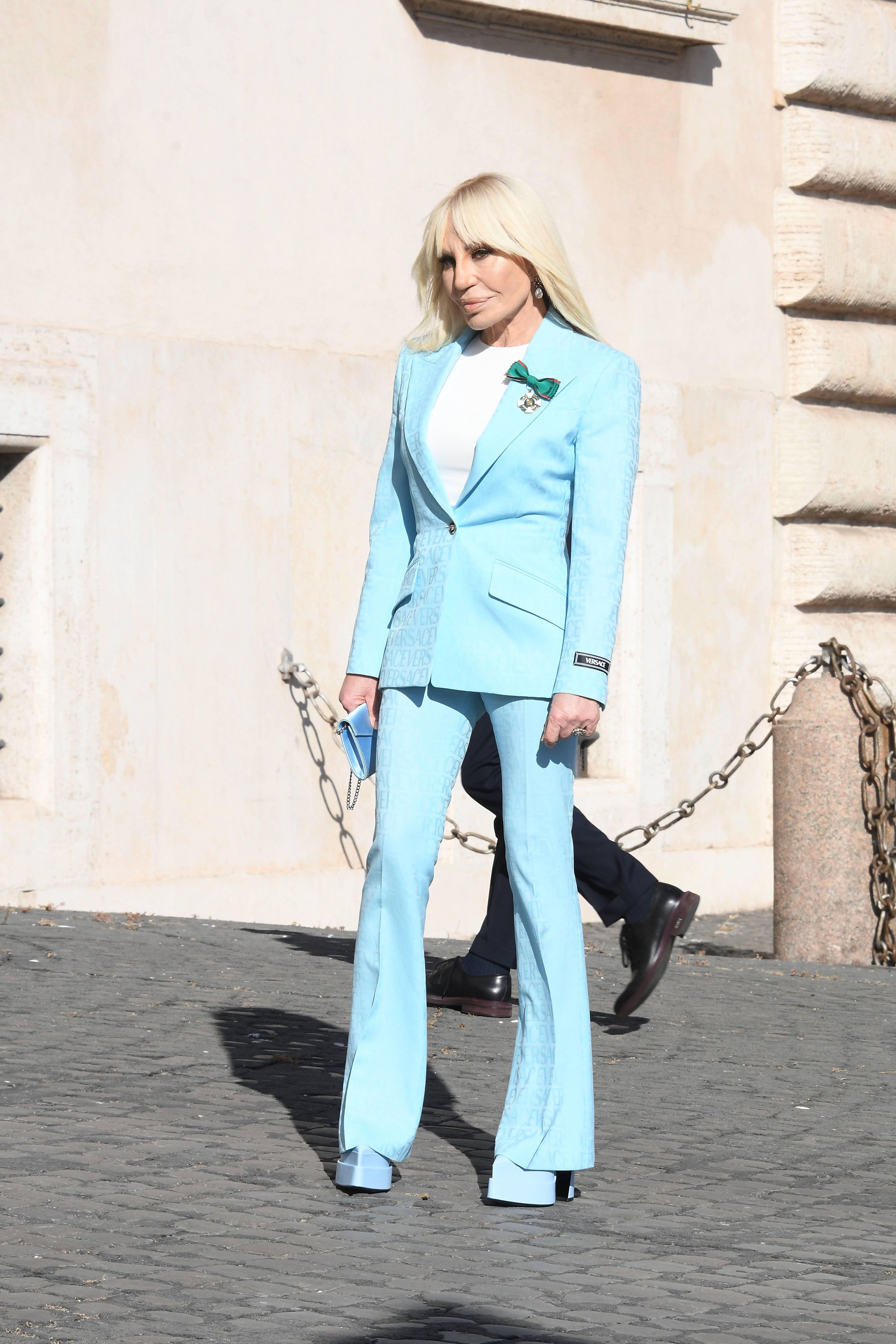 Donatella părăsește Versace. Decizia luată la aproape 30 de ani de la moartea fratelui ei, Gianni