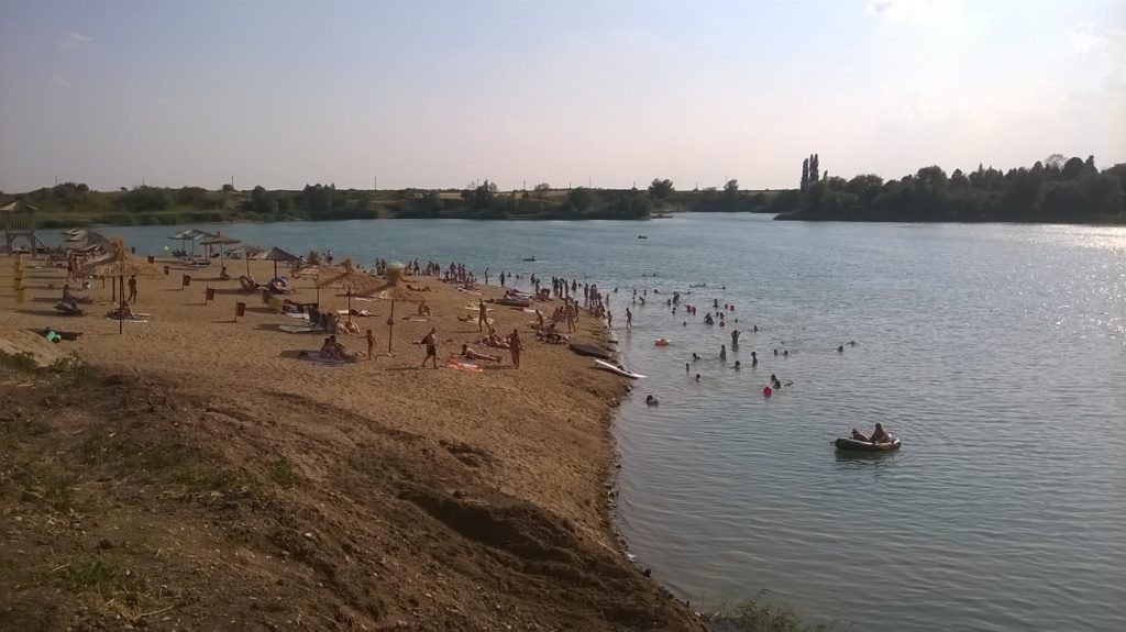 ”Marea arădenilor”, locul ideal pentru iubitorii de windsurfing / GALERIE FOTO