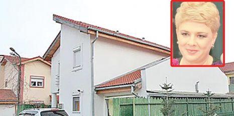 Imagini cu casa în care locuiește Teo Trandafir. Ce pretenții a avut pentru bucătăria vilei