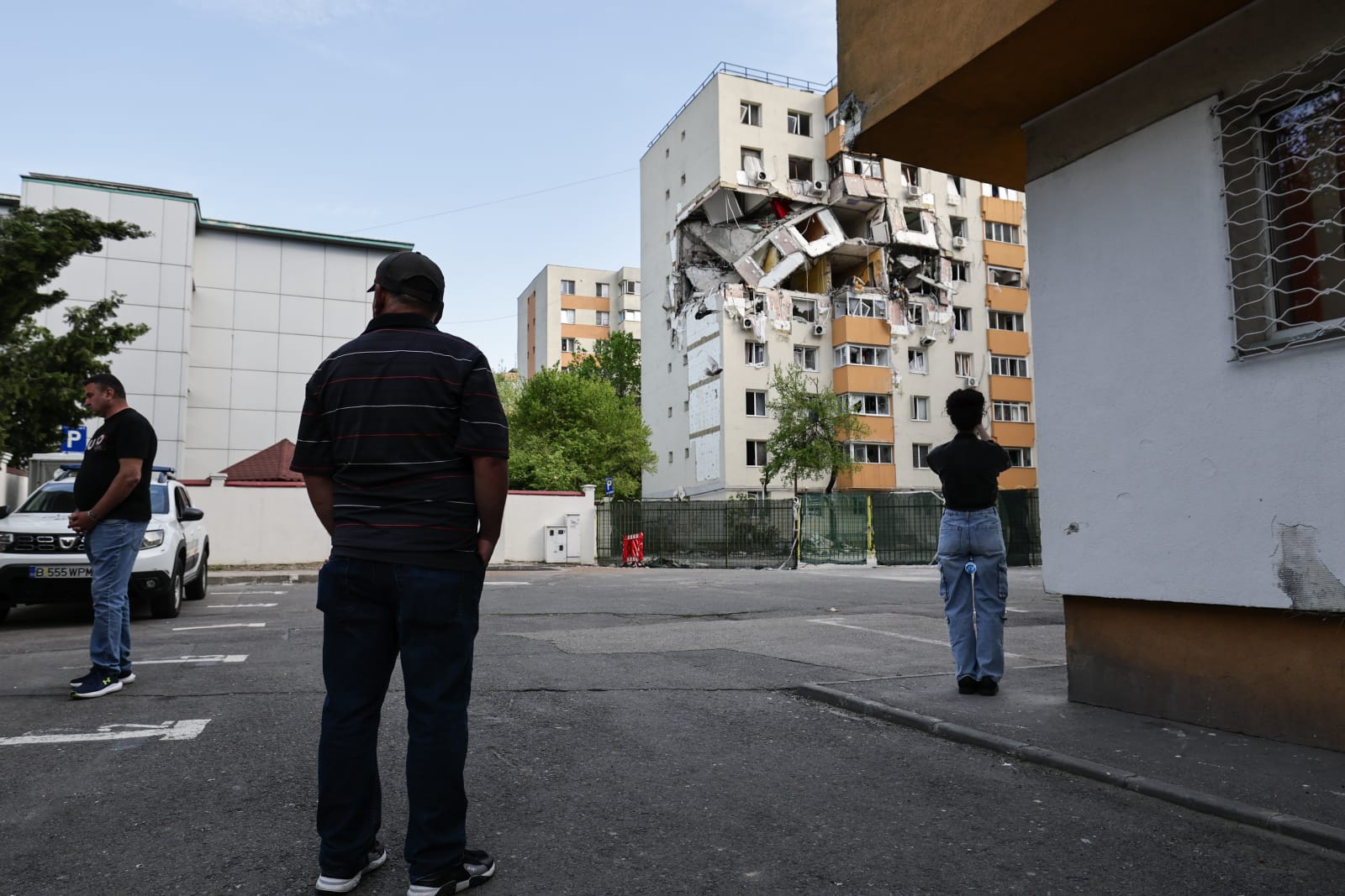 Locatarii blocului care a explodat în Rahova acum 6 luni sunt disperați: „Nimeni nu ne ajută. Venim ca proștii pe aici, ne uităm și plecăm”