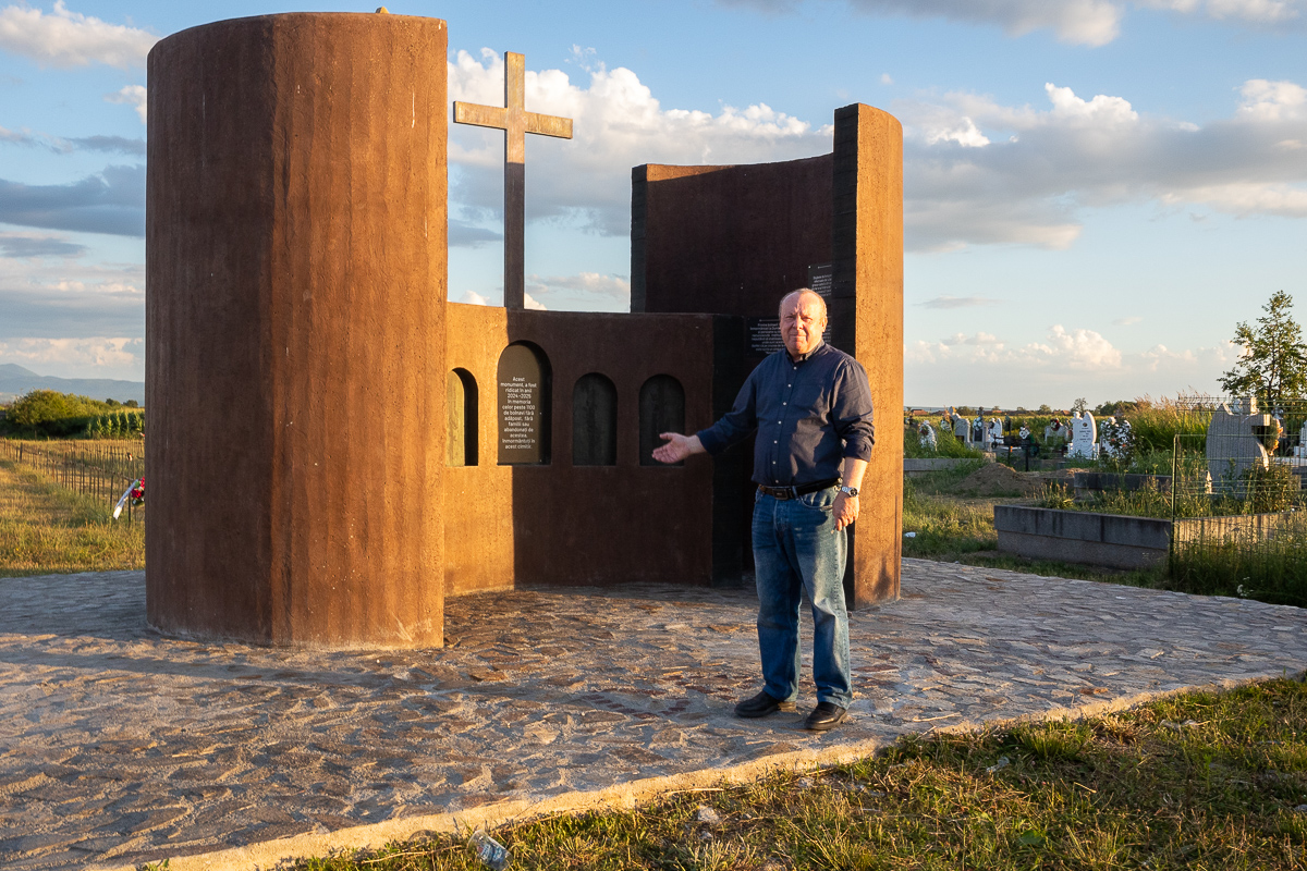 Cimitirul cu necunoscuți din Dumbrava. Viorel Pașca: „Toată lumea, indiferent de religie, are cruce la fel. Ca să nu se supere niciunul”