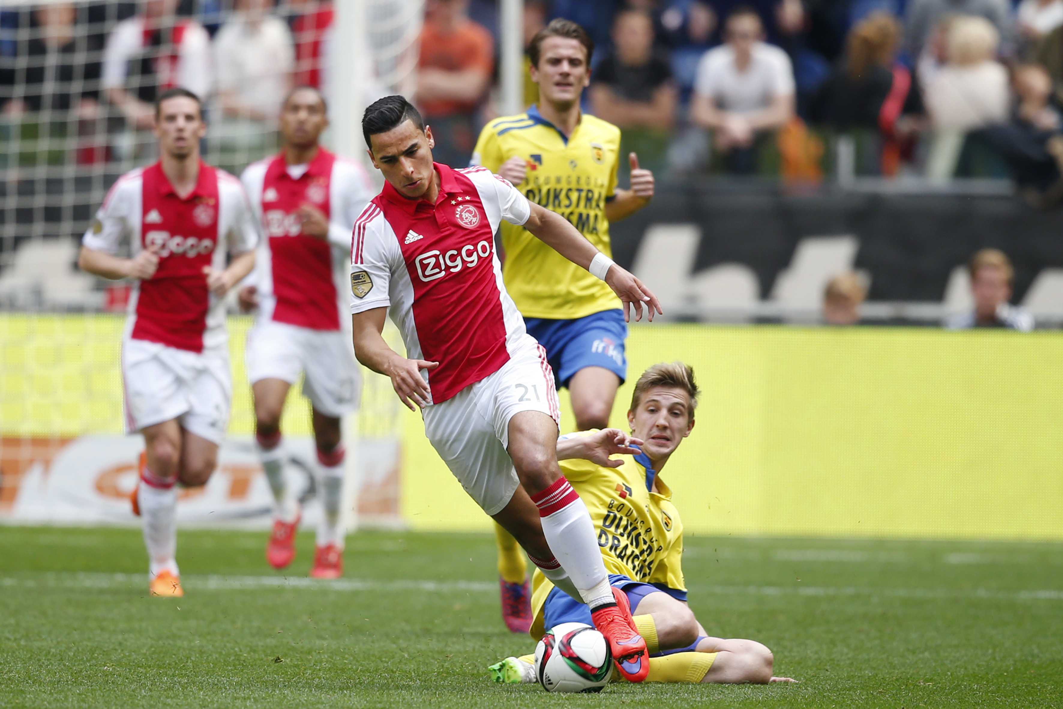 Băiețeii mamei! Jucătorii de la Ajax au sărbătorit ”Ziua mamei”!