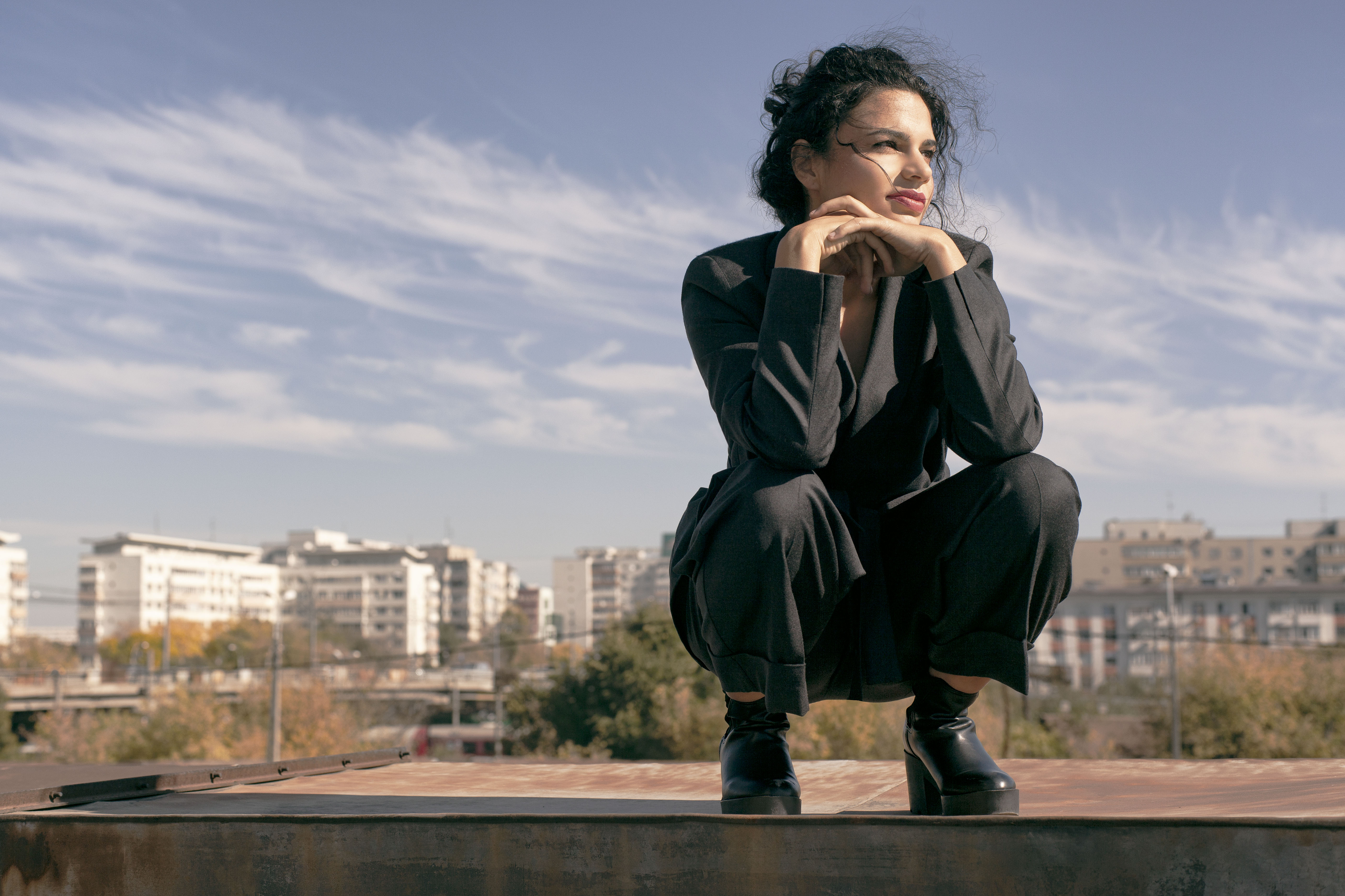 „Gipsy Queen”, o poveste universală despre românii plecați și lupta pentru un trai mai bun. Actrița Alina Șerban: „Educația încă este singura opțiune validă pentru a putea ieși din sărăcie”