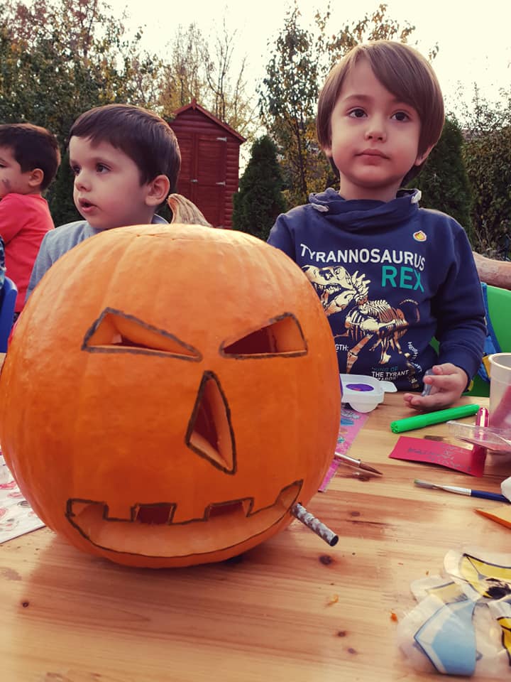 Cristi Mitrea, distracție de Halloween cu fiul său. Au petrecut pe cinste | FOTO