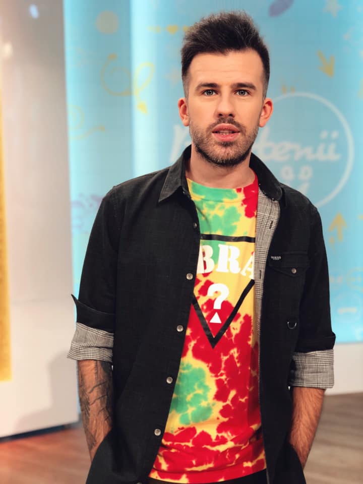 Florin Ristei, scos din zona lui de confort în fața camerelor de filmat: „N-am crezut că o să cânt asta vreodată!”. Ilona Brezoianu l-a încurajat