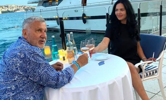 De ce se teme Ilie Năstase. Soția lui, Ioana, l-a dat de gol. „Suntem la munte, ne-am retras puțin aici. Niciodată nu a făcut asta”
