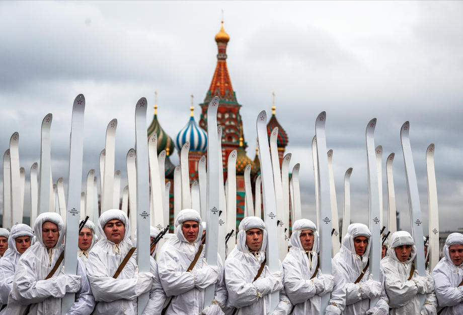 Defilare militară impresionantă în Piața Roșie. Rușii au reconstituit faimoasa paradă din noiembrie 1941, decisivă în Bătălia Moscovei