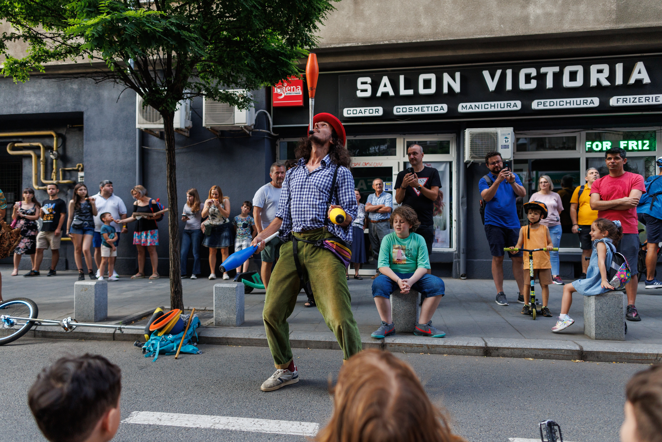 FOTOREPORTAJ. „B-Fit in the Street” în 50 de imagini. 200 de artişti din Spania, Franţa și Italia au făcut spectacol pe străzile din București