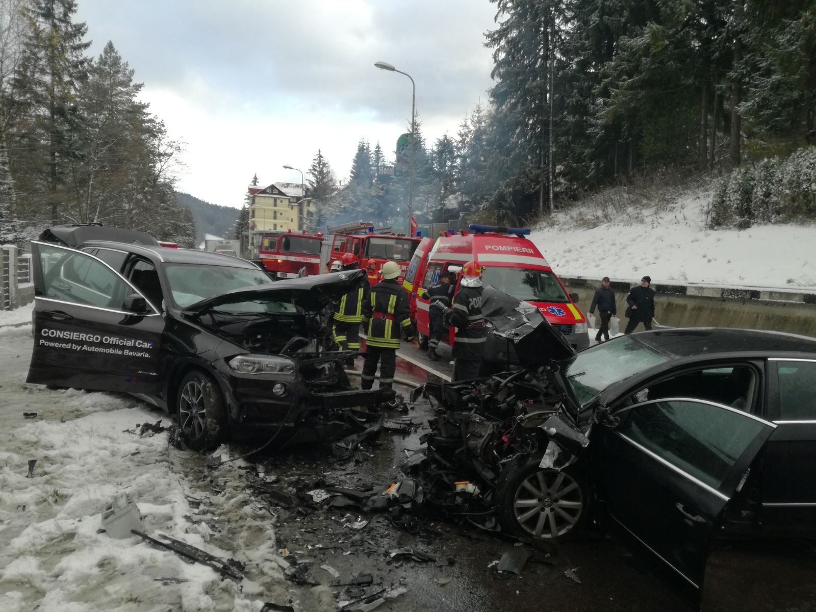 Traficul pe DN1, blocat din cauza unui accident la intrare în Predeal. O femeie însărcinată, printre victime | FOTO&VIDEO